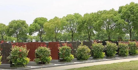 凤栖山墓园提供专业、人 性化、温馨化的殡葬服务