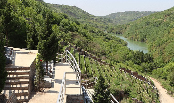 西安的霸陵墓园新区-寿阳山骨灰墓园