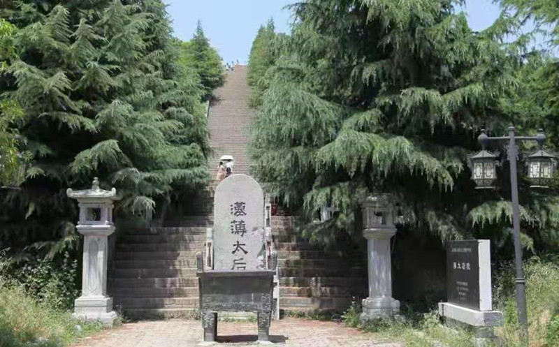 西安霸陵墓园新区图片,群山环抱中,价格实惠