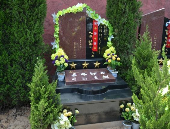 西安霸陵墓园新区好吗