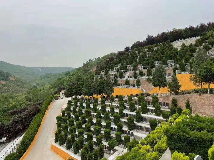 西安青山绿水寿阳山墓园