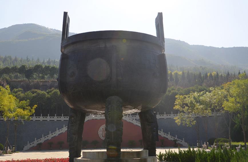 西安霸陵墓园开园的视频